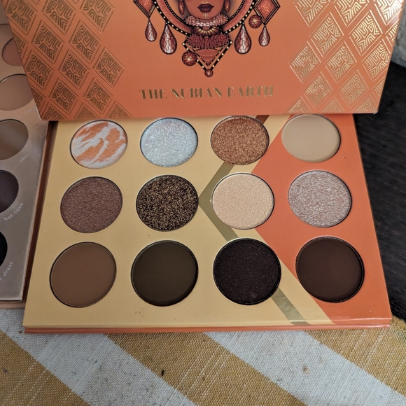 MakeUp Bundle - Picture 3 of 14